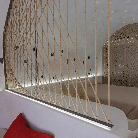 Andronikos Canaves Apart Otel 4*