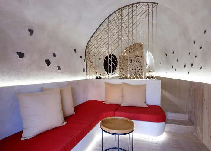 Andronikos Canaves Apart Otel 4*