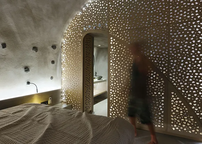 Andronikos Canaves Aparthotel 4*