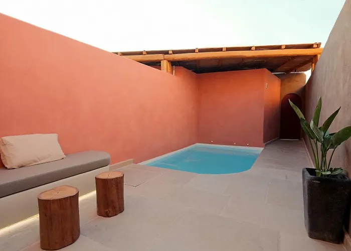 Andronikos Canaves Aparthotel 4*