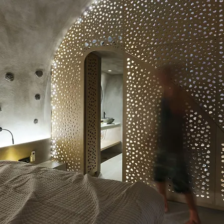 Andronikos Canaves Aparthotel 4*