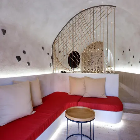 Andronikos Canaves Aparthotel 4*