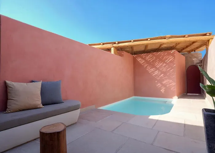 Andronikos Canaves Oia